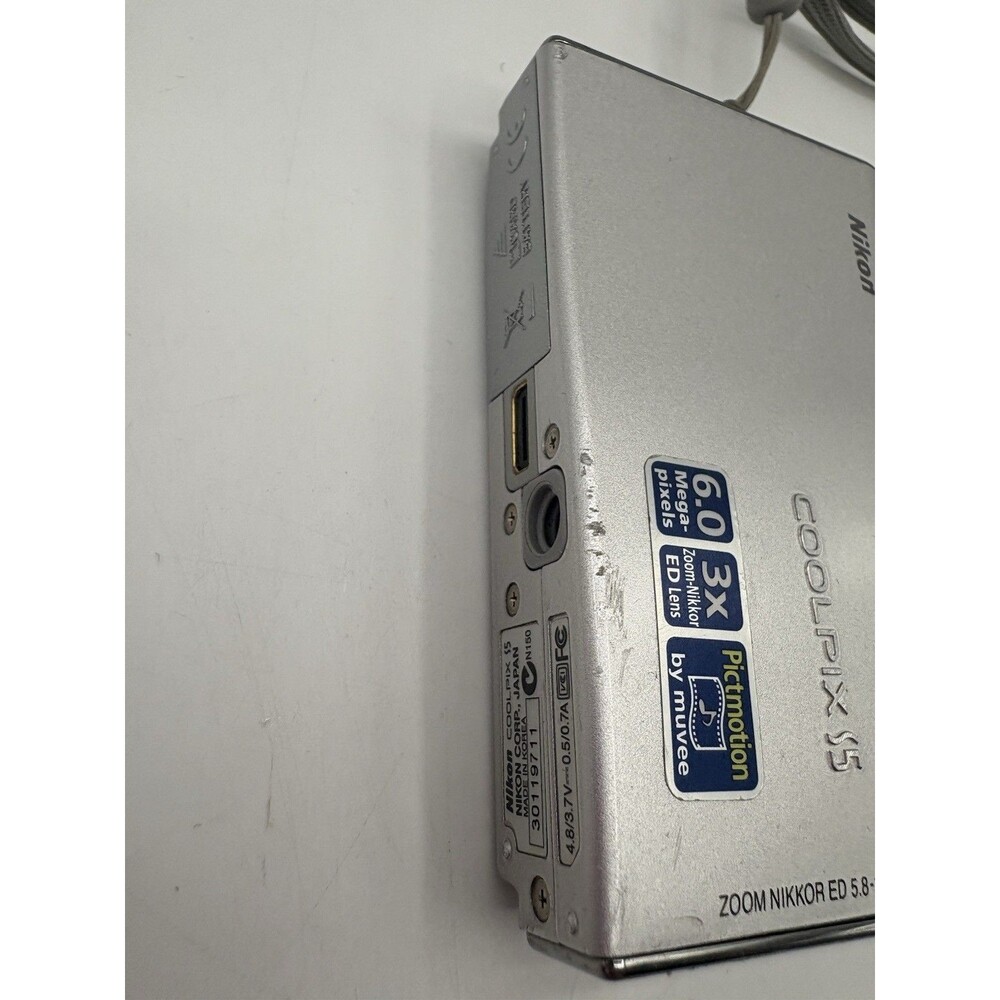 Nikon CoolPix S5 Digital Camera Silver 6MP 3x Optical Zoom FOR PARTS ONLY - Picture 8 of 10